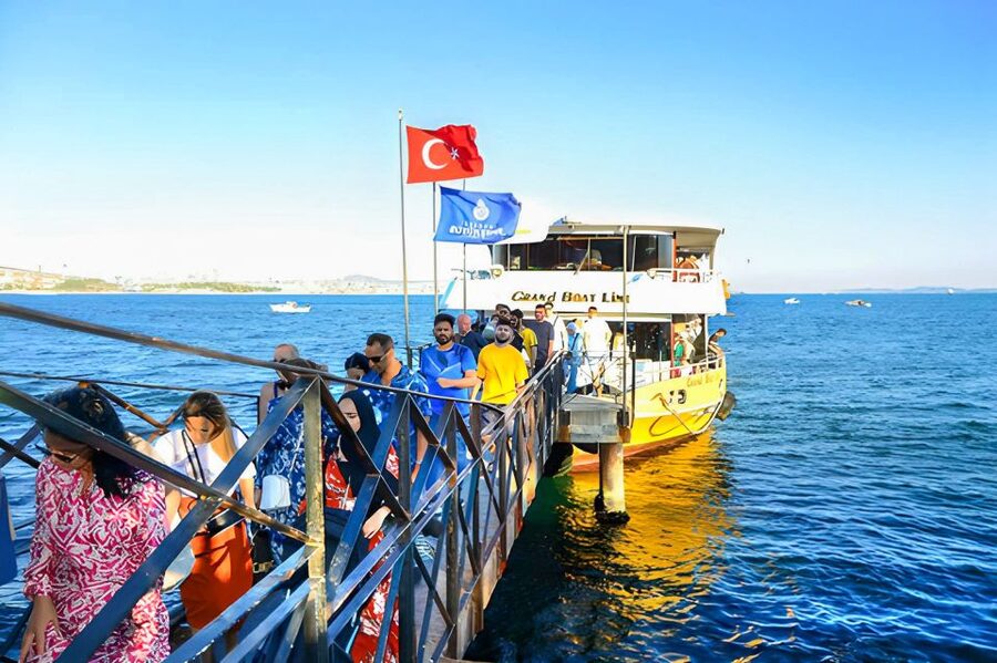 Istanbul: Bosphorus Cruise w/Audio Guide and Sunset Option - Key points to know before boarding