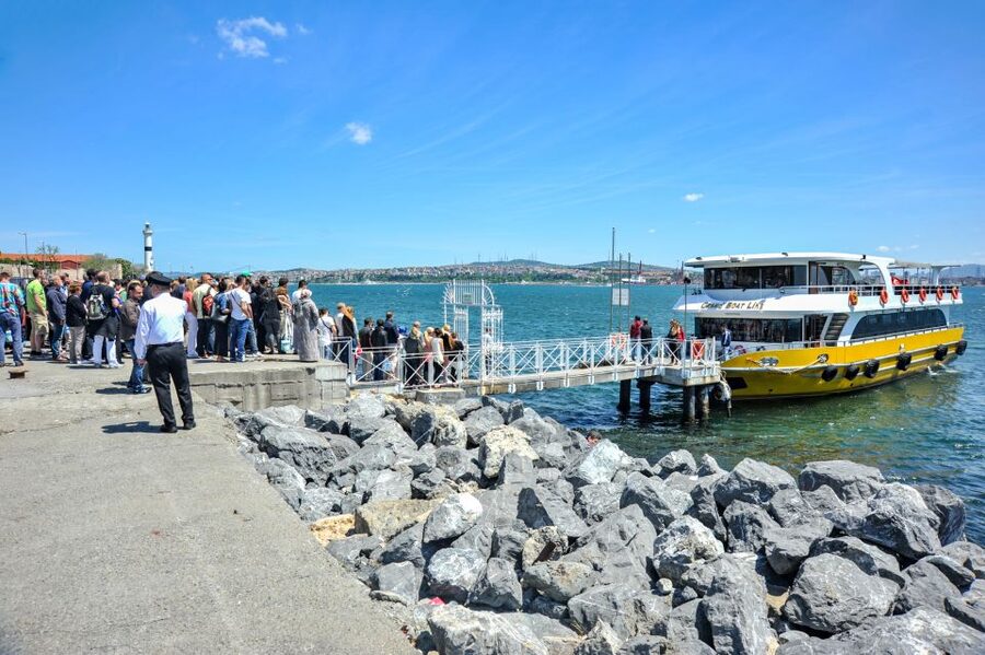 Istanbul: Bosphorus Cruise w/Audio Guide and Sunset Option - The audio guide and live commentary
