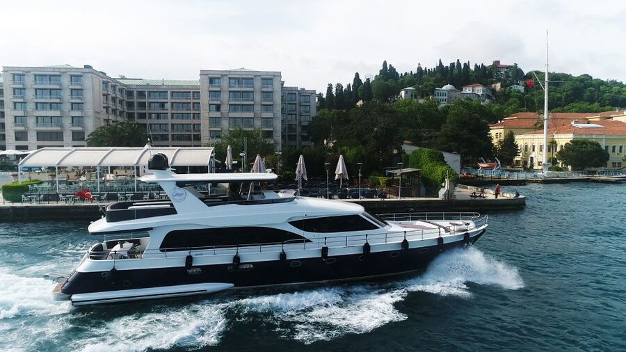Istanbul: Bosphorus Cruise with Stopover on the Asian Side - Rumeli Fortress and the upper Bosphorus