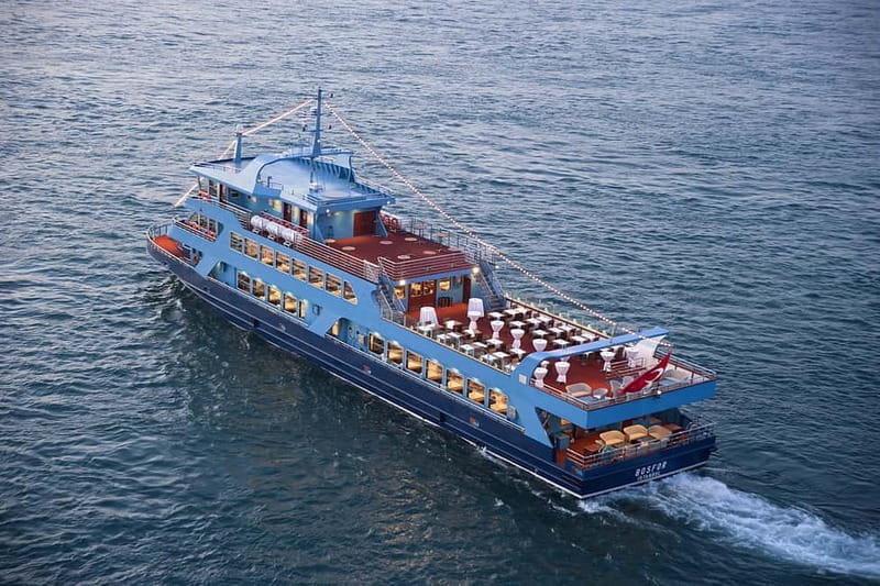 Istanbul: Bosphorus Dinner Cruise & Turkish Night Show - Why a night on the Bosphorus works so well