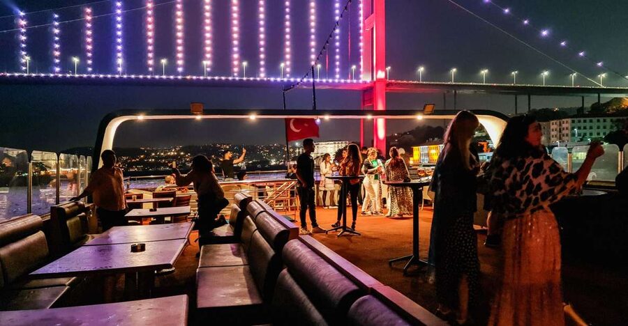 Istanbul: Bosphorus Dinner Cruise w/ Drinks & Entertainment - Key points to know before booking