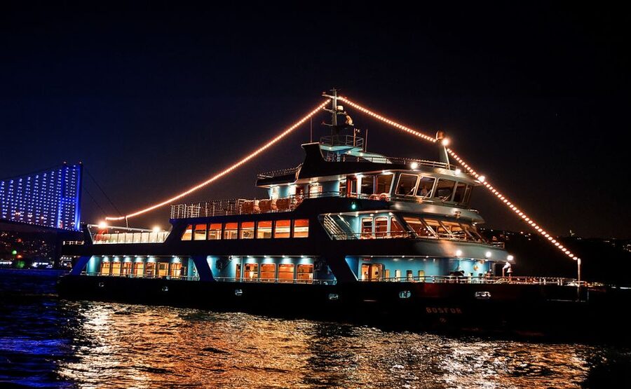 Istanbul: Bosphorus Dinner Cruise w/ Drinks & Entertainment - Dolmabahçe Palace and the European shore