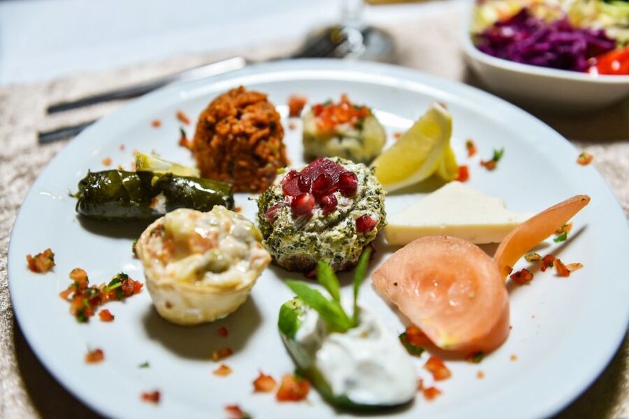 Istanbul: Bosphorus Dinner Cruise w/ Drinks & Entertainment - Dinner, drinks, and the real value of $35