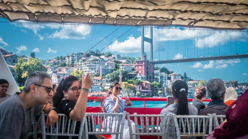 Istanbul: Bosphorus Sightseeing Cruise Tour with Audio Guide - Tea, comfort, and the $7 value