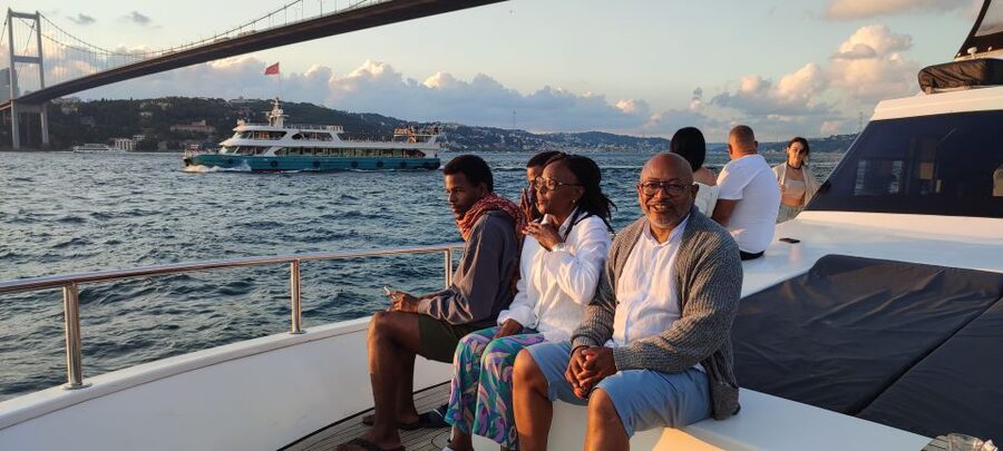 Istanbul: Bosphorus Sunset Cruise on Yacht with Live Guide - Key points to know before booking