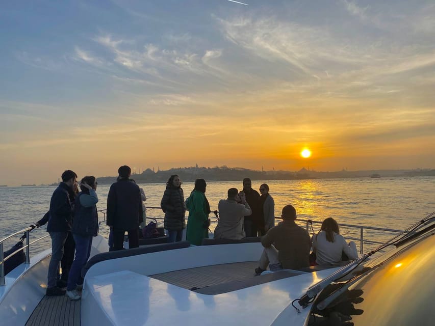 Istanbul: Bosphorus Sunset Yacht Cruise with Live Guide - Key points to know before you book