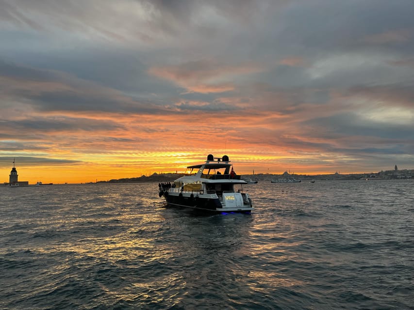 Istanbul: Bosphorus Sunset Yacht Cruise with Live Guide - The return through the Golden Horn and Galataport