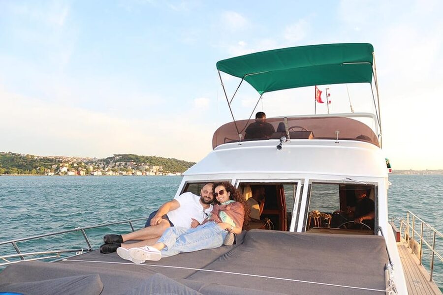 Istanbul: Bosphorus Yacht Cruise at Sunset with Snacks - Following the Bosphorus between two continents