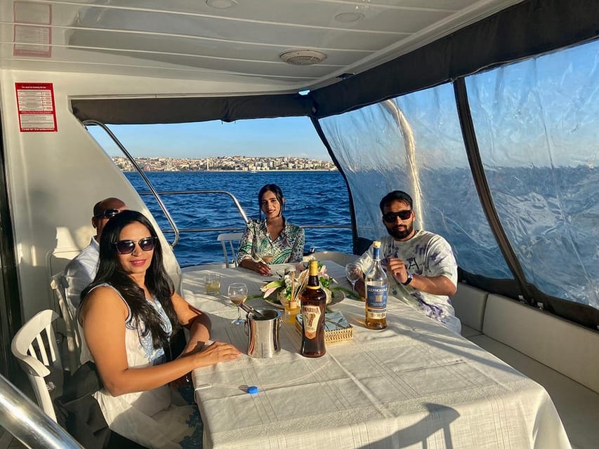 Istanbul: Bosphorus Yacht Cruise at Sunset with Snacks - Bridges, villas, and the changing shoreline