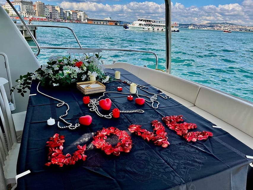 Istanbul: Bosphorus Yacht Cruise at Sunset with Snacks - How the guide affects the experience