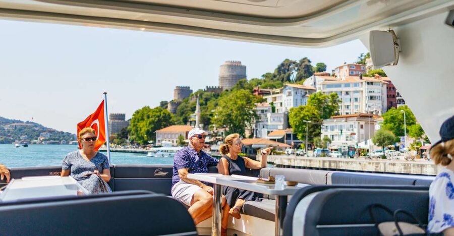Istanbul: Bosphorus Yacht Cruise with Stopover on Asian Side - Key points at a glance