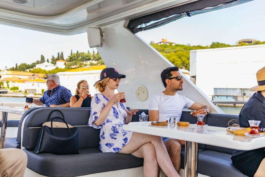 Istanbul: Bosphorus Yacht Cruise with Stopover on Asian Side - Is $47 a good value?