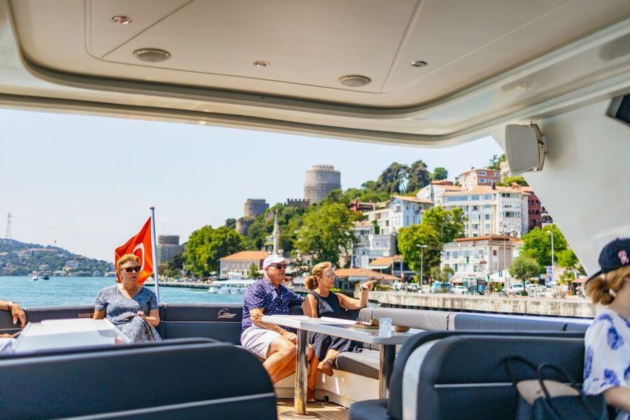 Istanbul: Bosphorus Yacht Cruise with Stopover on Asian Side - Boarding at Dolmabahçe Mosque