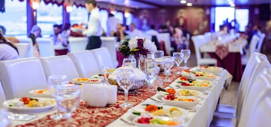 Istanbul: Dinner Cruise on the Bosphorus - Drinks and the package choice