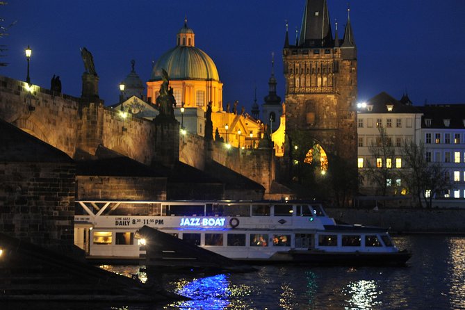 Jazz Boat: Popular LIVE JAZZ dinner cruise - The main drawback: movement and pacing