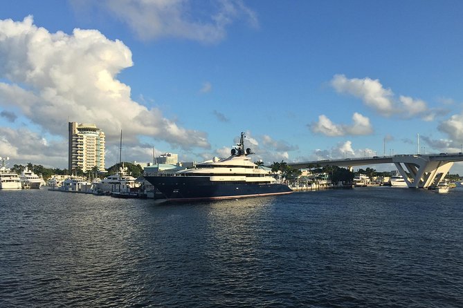 Jungle Queen Riverboat 90-Minute Narrated Sightseeing Cruise in Fort Lauderdale - Millionaire’s Row and the mega-yacht parade