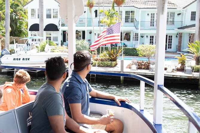 Jungle Queen Riverboat 90-Minute Narrated Sightseeing Cruise in Fort Lauderdale - What the $31 price gives you