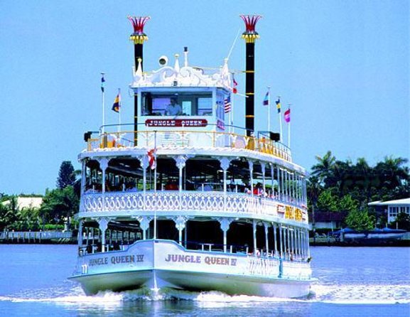 Jungle Queen Riverboat 90-Minute Narrated Sightseeing Cruise in Fort Lauderdale - The first hour: Fort Lauderdale from the water