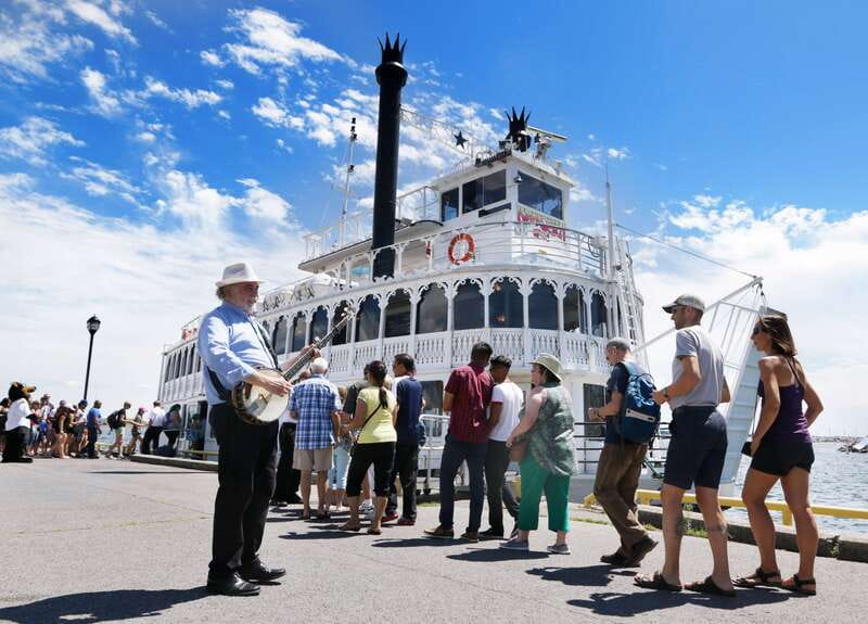 Kingston: Heart of the Thousand Islands Riverboat Cruise - Boarding at Crawford Wharf