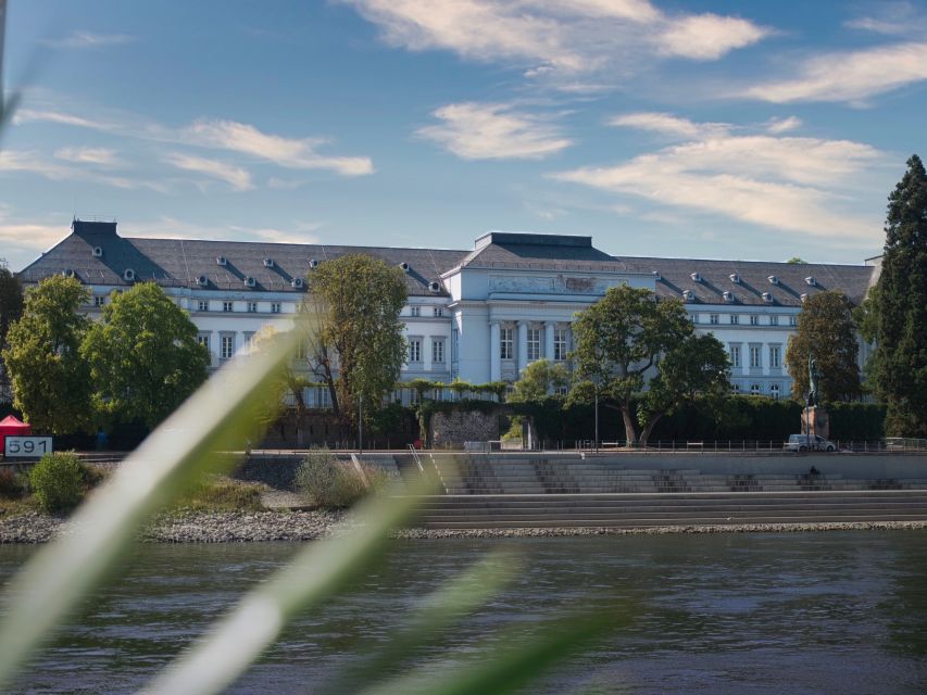 Koblenz:Rhine Valley boat tour along the castles and palaces - Commentary in German and English
