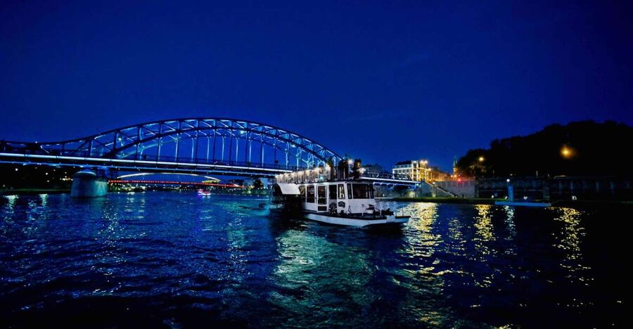 Krakow: 1-Hour Evening Vistula River Cruise - Norbertine Sisters and the Dębniki district