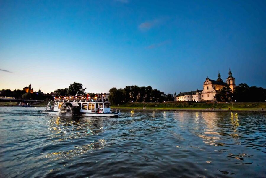 Krakow: 1-Hour Evening Vistula River Cruise - Bridges, Bernatek, and Cricoteka