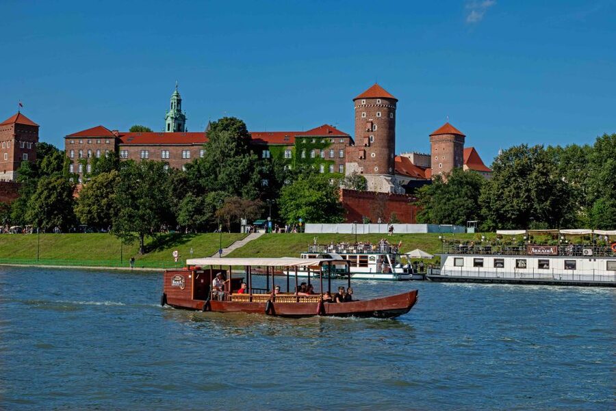 Krakow: 1-Hour Evening Vistula River Cruise - Sunset, night lights, and the best time to go