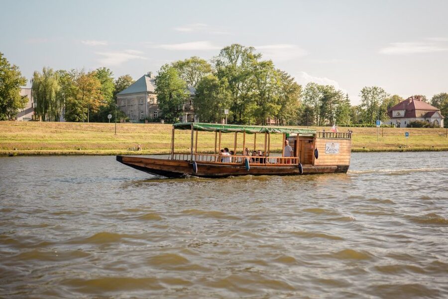 Krakow: Early Bird Vistula River Sightseeing Cruise - Cricoteka and the Church on the Rock