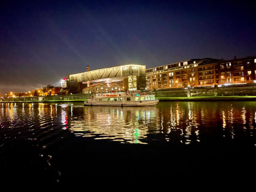 Kraków: Evening or Night River Cruise - Podgórze, Zwierzyniec, and the quieter riverbanks