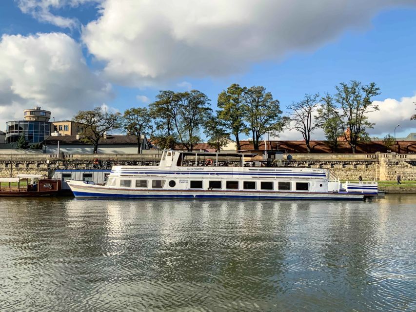 Krakow: Sightseeing Cruise by Vistula River - Why Krakow looks different from the Vistula