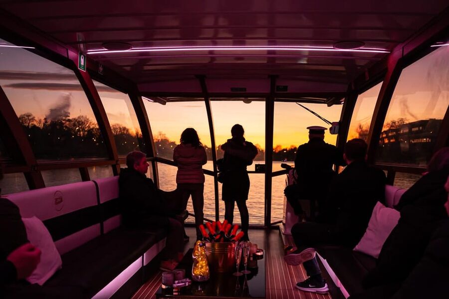 Krakow: Sightseeing Cruise on Vistula River with Audio Guide - The Norbertine convent and Kościuszko Mound