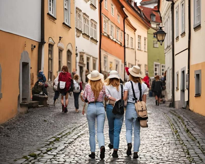 Krumlov's Best Of: River Cruise, Castle Tour & Lunch ☀️| 5h - Who should choose this experience