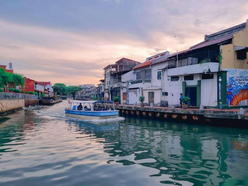 Kuala Lumpur: Malacca Day Trip with River Cruise and Lunch - The two-hour ride south from Kuala Lumpur
