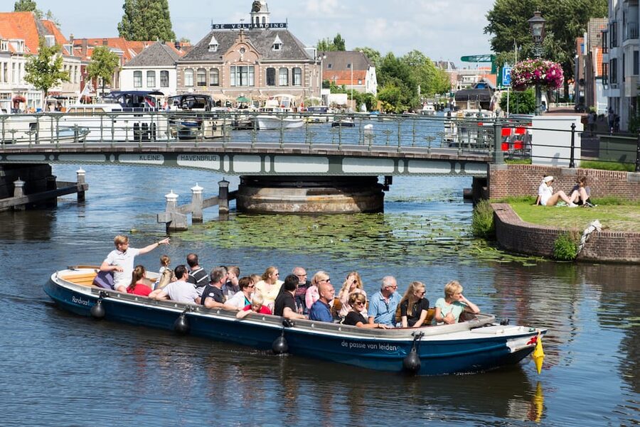 Leiden: Guided City Canal Cruise - Is $15 good value for one hour?