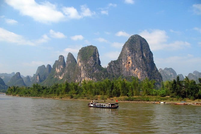 Li River Cruise and Yangshuo Private Day Tour from Guilin - Xingping Old Town and the famous river views