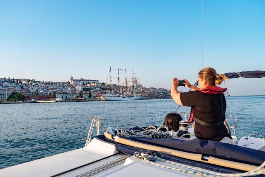 Lisbon: 1 or 2-Hour Cruise along the Tagus River - The two-hour daytime cruise