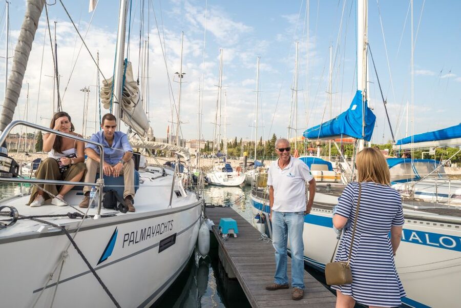 Lisbon: Private Sunset Cruise on the Tagus River with Drink - Why Lisbon’s sunset belongs on the Tagus