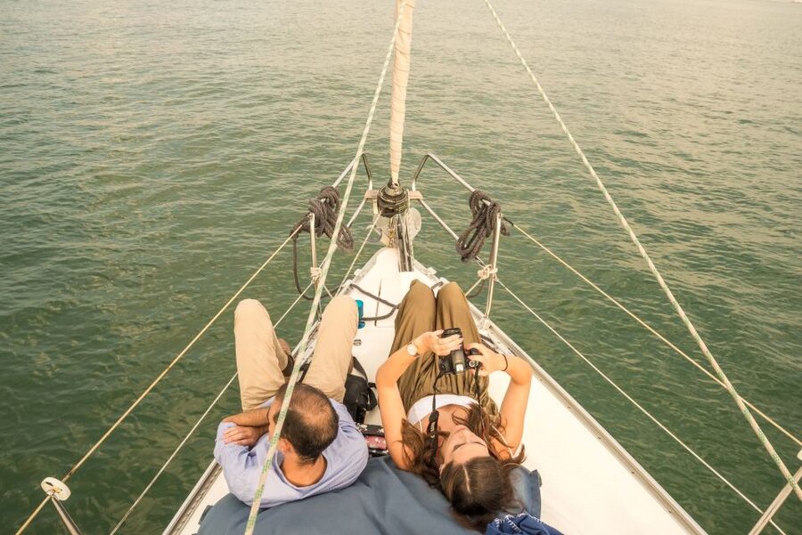 Lisbon: Private Sunset Cruise on the Tagus River with Drink - São Jorge Castle from the river