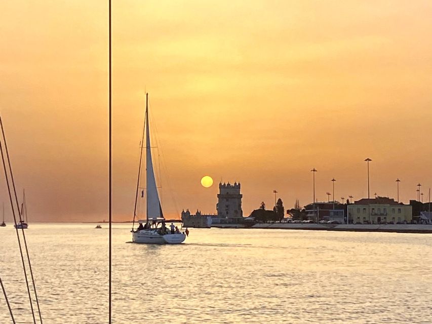 Lisbon: Private Tagus River Sunset Cruise on a Luxury Boat - Terreiro do Paço and the Castle Quarter