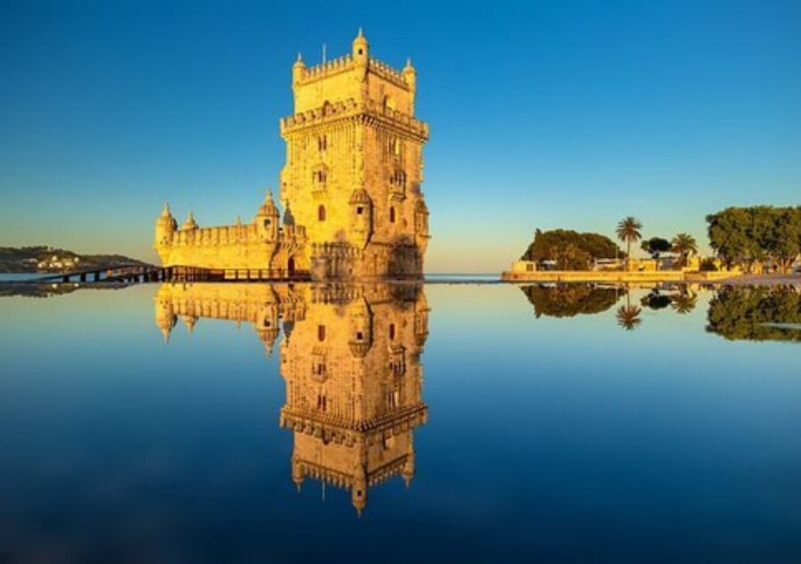 Lisbon: Tagus River Cruise to the Ocean & Dolphin Watching - Commerce Square and Christ the King from the river