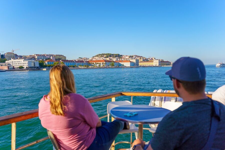 Lisbon: Tagus River Cruise with Welcome Drink - How useful is the Blue Cruises app?
