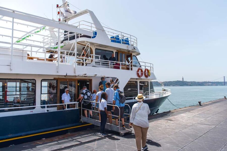Lisbon: Tagus River Cruise with Welcome Drink - Who will get the most from this cruise?