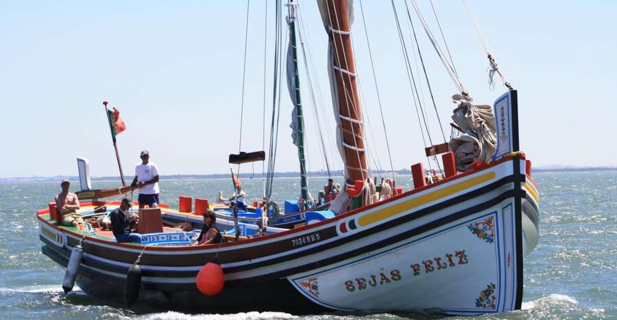 Lisbon: Tagus River Express Cruise in a Traditional Vessel - Boarding at Terreiro do Paço