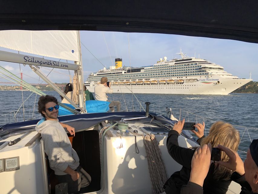 Lisbon: Tagus River Sunset Cruise with Drinks - A short safety briefing, then onto the Tagus