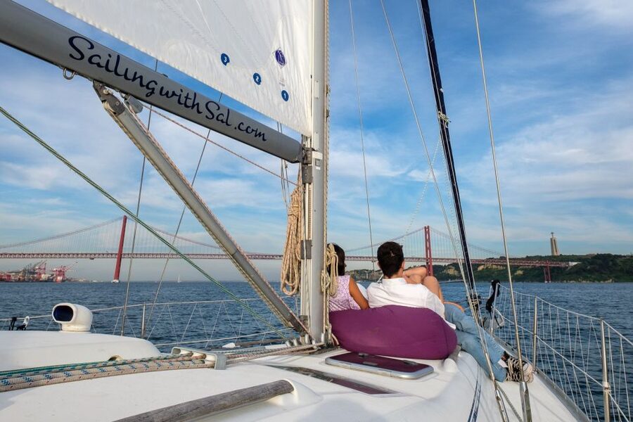 Lisbon: Tagus River Sunset Cruise with Drinks - Meeting at Doca de Alcântara