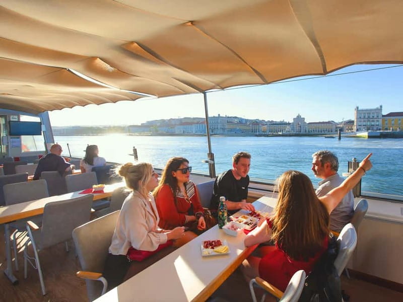 Lisbon: Tejo River Sightseeing Cruise - Seating, snacks, and comfort on board