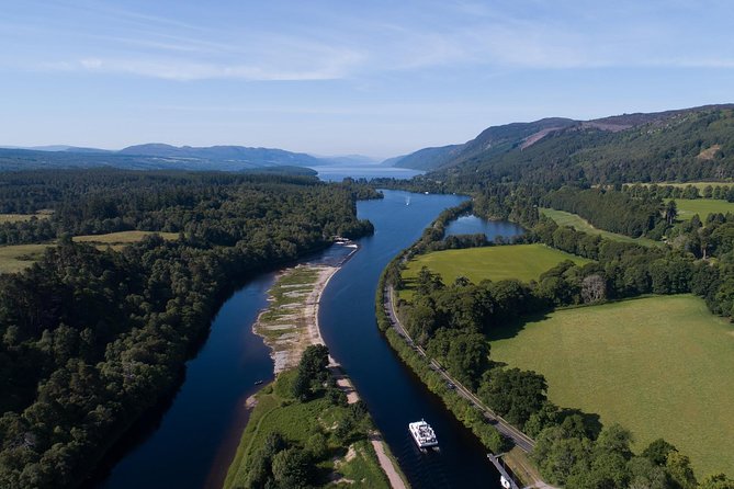 Loch Ness and Caledonian Canal 2-Hour Cruise from Dochgarroch - Bona Lighthouse, Aldourie Castle, and a wartime story