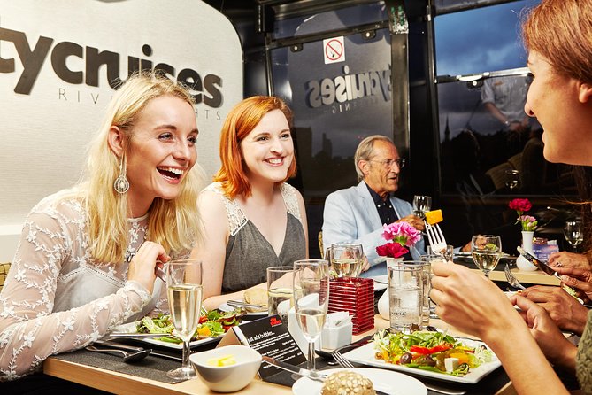 London Dinner Cruise on the Thames River - Dinner service and the reality of a set menu