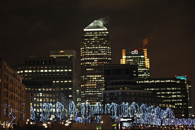 London Dinner Cruise on the Thames River - Live music, dancing, and the evening mood