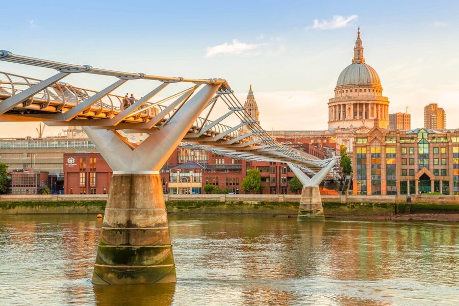 London: Full-Day Sightseeing Bus Tour with River Cruise - Should you book this London day tour?